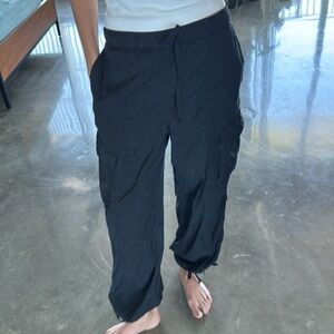 Lululemon Lightweight Adjustable Mid-Rise Cargo Pant